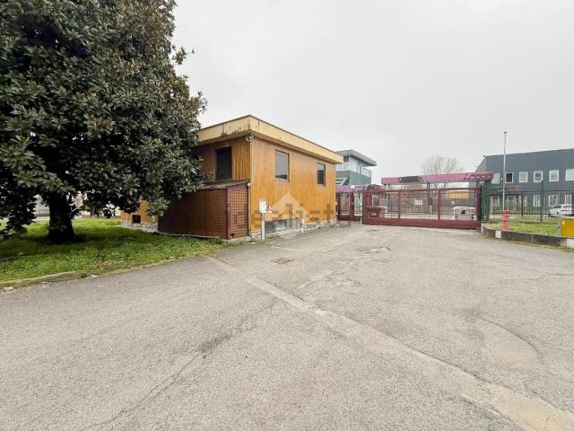 Capannone in vendita a Cascina Ghiringhella, Rodano