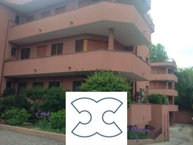 Capannone in vendita a Bareggio, Milano