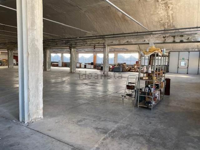 Capannone in vendita a Triuggio, Lombardia