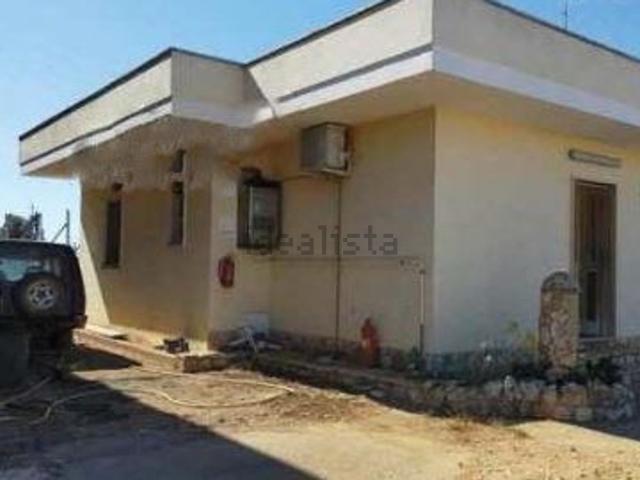 Capannone in vendita a Gioia Del Colle, Bari