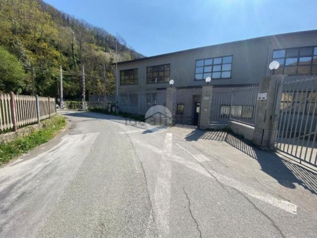 Capannone in vendita a Ponente, Serra Riccò