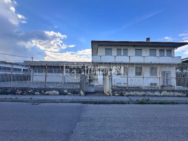 Capannone in vendita a Pilastroni, Bassano Del Grappa
