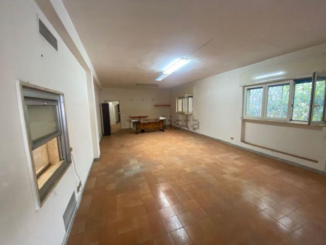 Capannone in vendita a Puglia, Bari