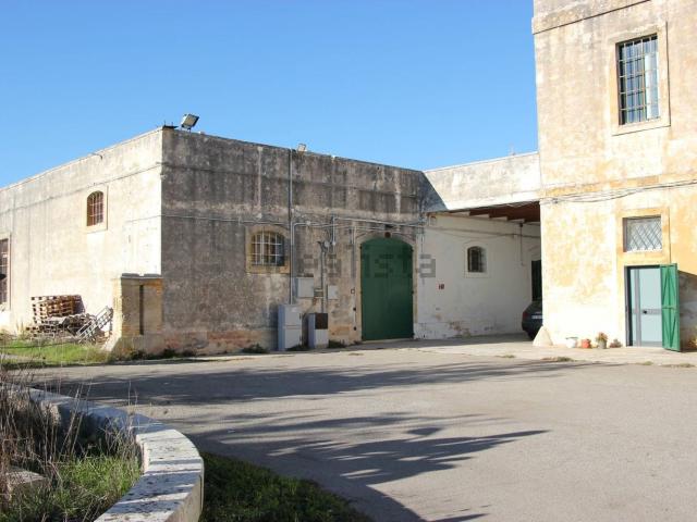 Capannone in vendita a Puglia, Lecce