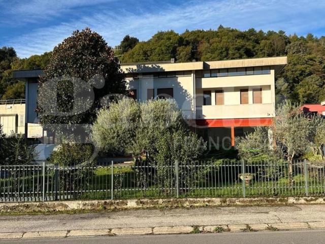 Capannone in vendita a Valdagno, Veneto