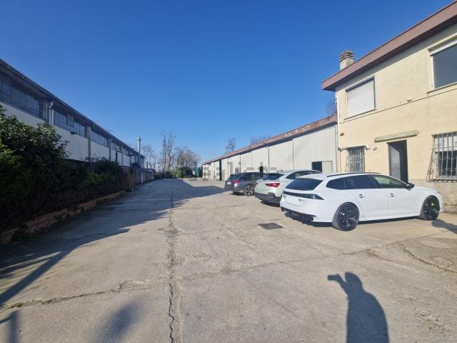 Capannone in vendita a Cascine Olona, Settimo Milanese
