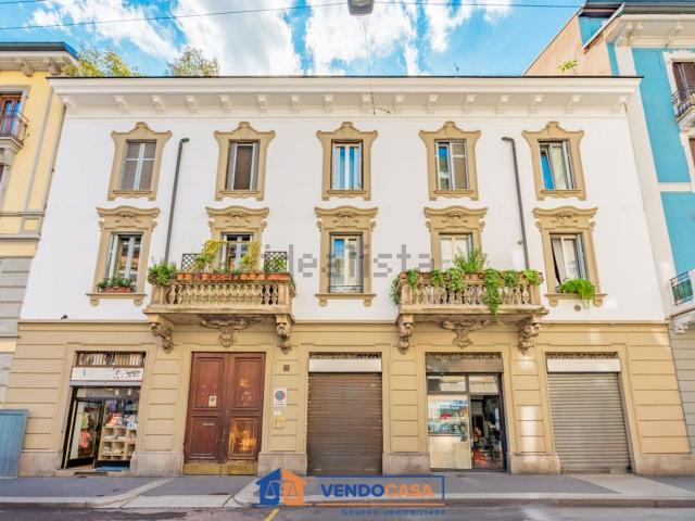 Capannone in vendita a Milano, Borgo Ortolani