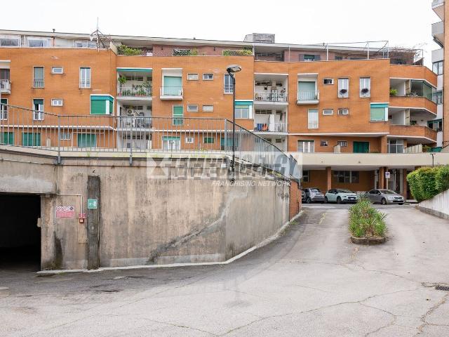 Capannone in vendita a Brusuglio, Cormano