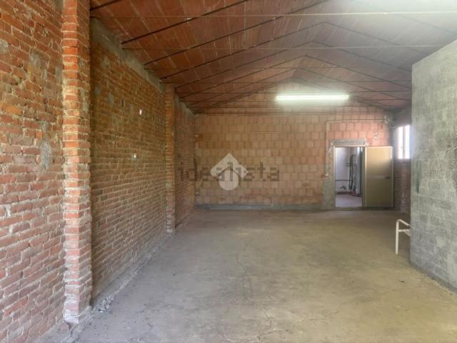 Capannone in vendita a Santa Cristina a Mezzana, Carmignano