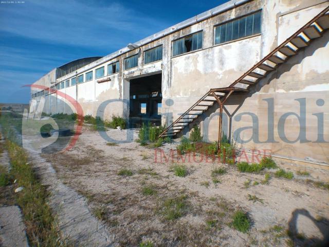Capannone in vendita a Puglia, Barletta-andria-trani