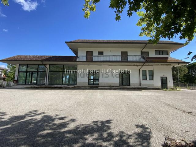 Capannone in vendita a Passignano Sul Trasimeno, Umbria