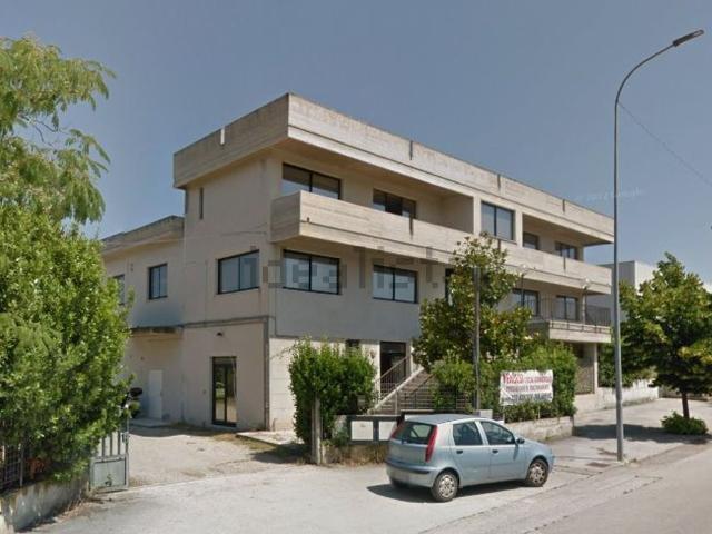 Capannone in vendita a Unione dei Comuni della Val Vibrata, Corropoli