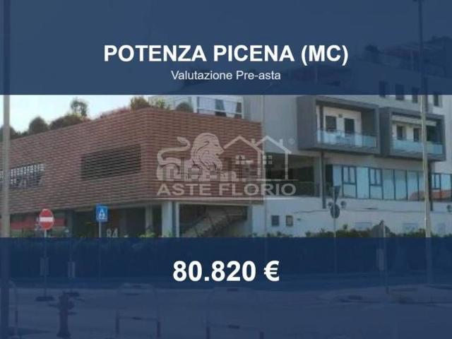 Capannone in vendita a Marche, Macerata