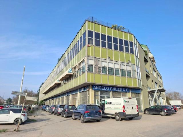 Capannone in vendita a Zona Omogenea Milano Nord, Paderno Dugnano
