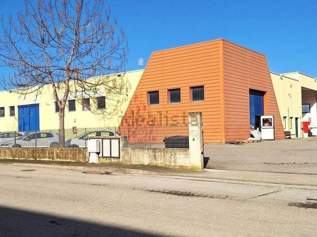 Capannone in vendita a Riosecco, San Leo Bastia