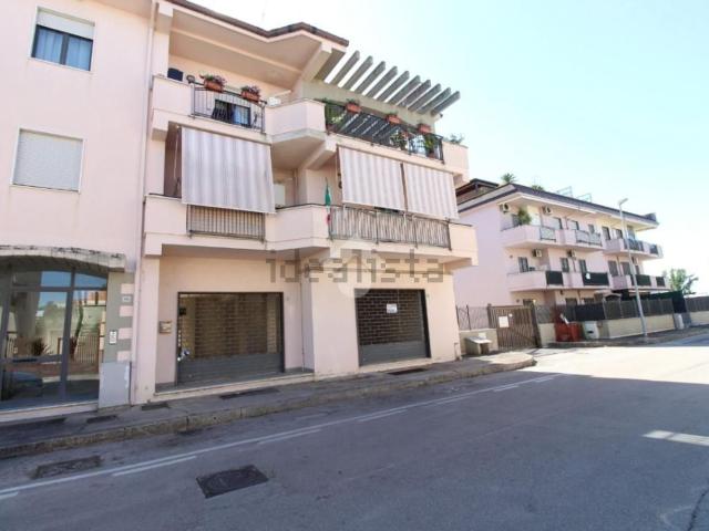 Capannone in vendita a Casapulla, Campania