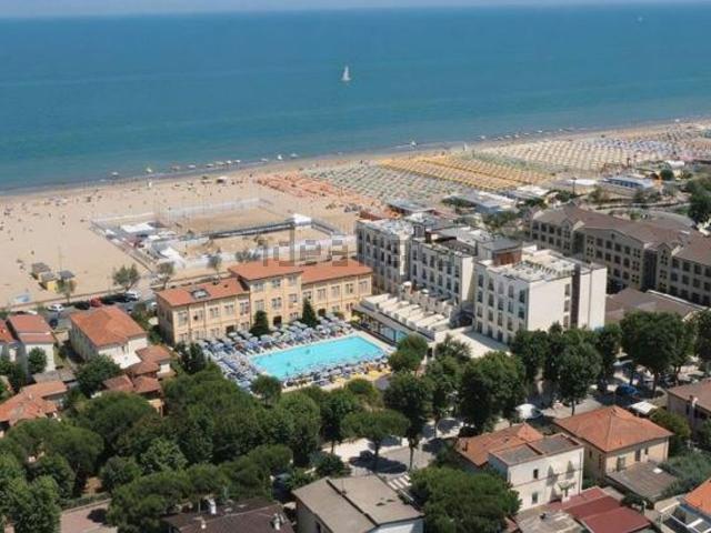 Capannone in vendita a Pinarella di Cervia, Cervia