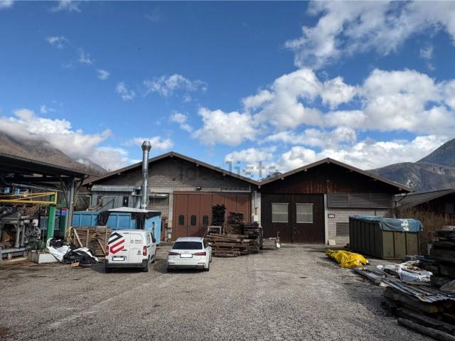 Capannone in vendita a Comunità Alta Valsugana e Bersntol, Levico Terme