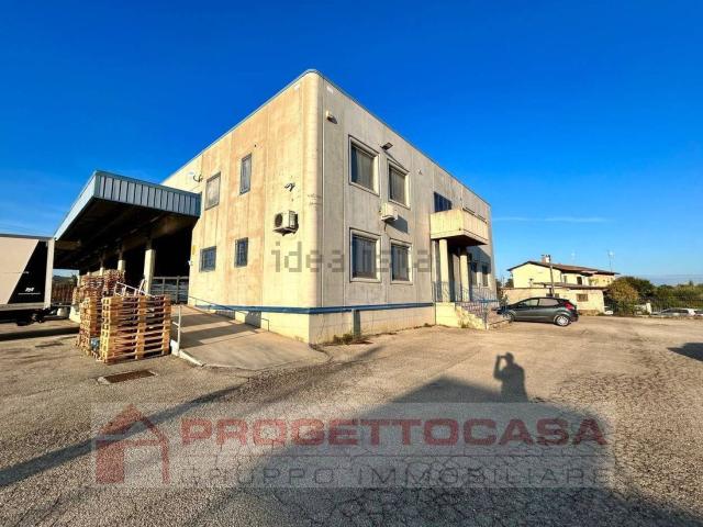 Capannone in vendita a Marche, Ascoli Piceno