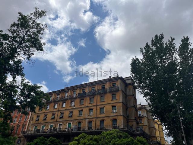 Capannone in vendita a Prati, Roma