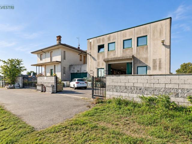 Capannone in vendita a Cameriano, Casalino
