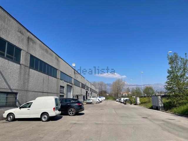 Capannone in vendita a Pordenone, Friuli-Venezia Giulia