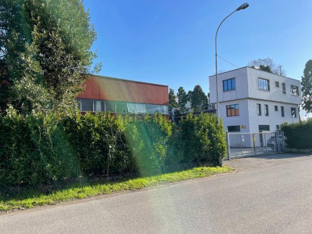 Capannone in vendita a Ronco, Cernusco Sul Naviglio