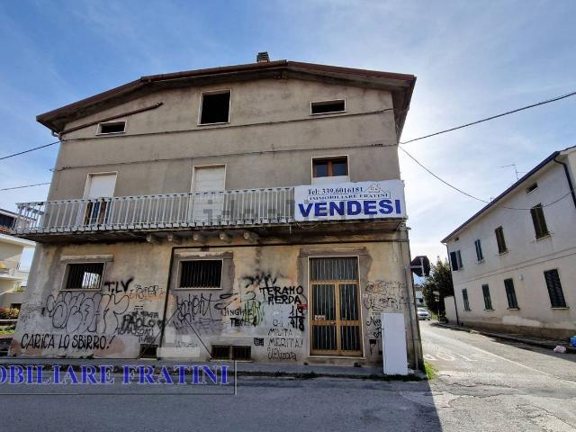 Capannone in vendita a Sant'Egidio alla Vibrata, Teramo