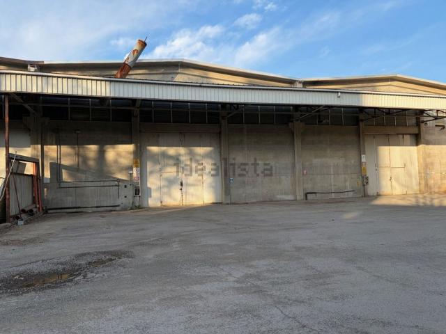 Capannone in vendita a Tresinaro - Secchia, Re