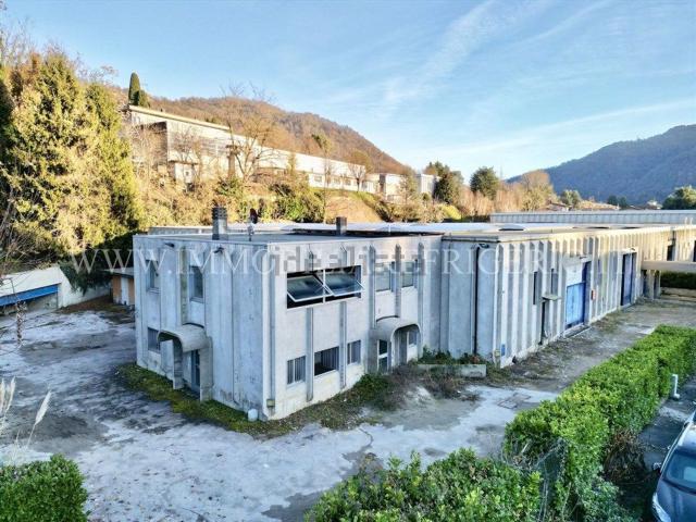 Capannone in vendita a Piazza, Caprino Bergamasco