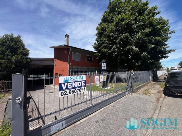 Capannone in vendita a Moro di Locate, Locate di Triulzi
