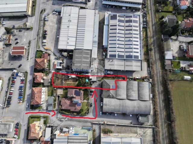 Capannone in vendita a Albano Sant'alessandro, Lombardia