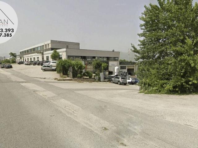 Capannone in vendita a Borgo Incile, Avezzano