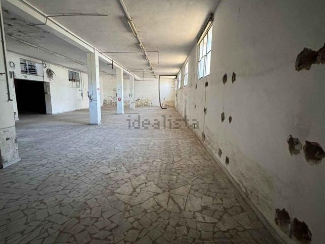 Capannone in vendita a Casavatore, Campania