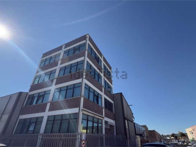 Capannone in vendita a Predda Niedda, Cala Di Volpe