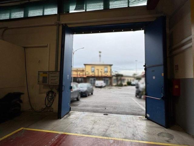 Capannone in vendita a Municipalità 6, Campania