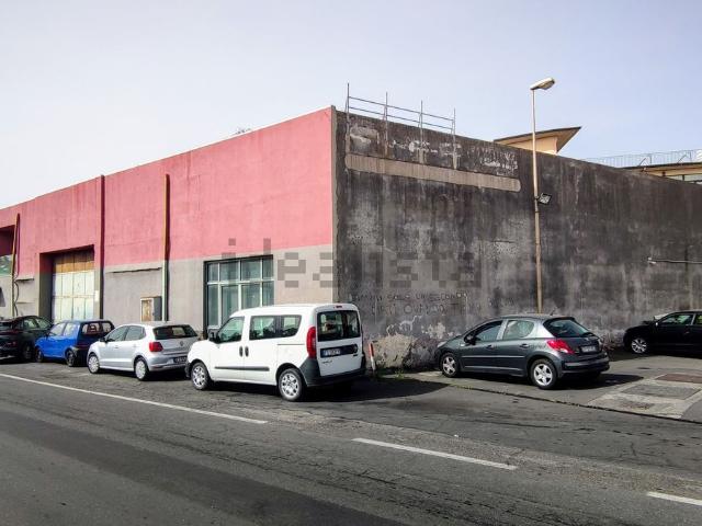 Capannone in vendita a San Giorgio-Librino-San Giuseppe la Rena-Zia Lisa-Villaggio Sant'Agata, Catania