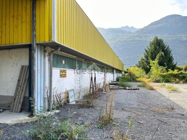 Capannone in vendita a Gianoli, Teglio