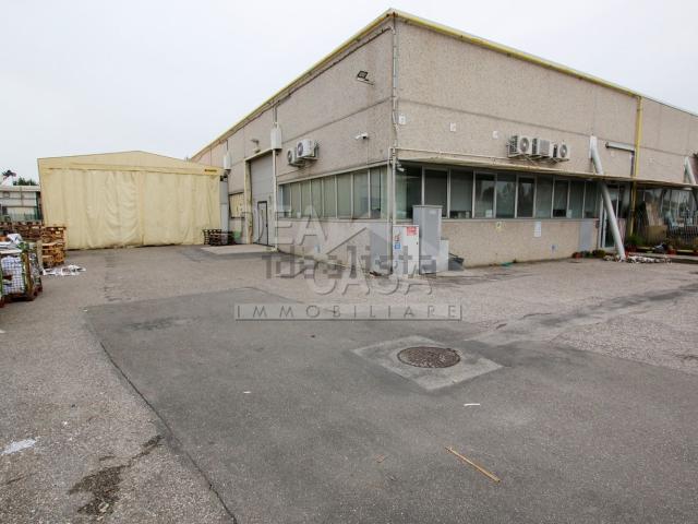 Capannone in vendita a Unione Comuni Modenesi Area Nord, Mirandola