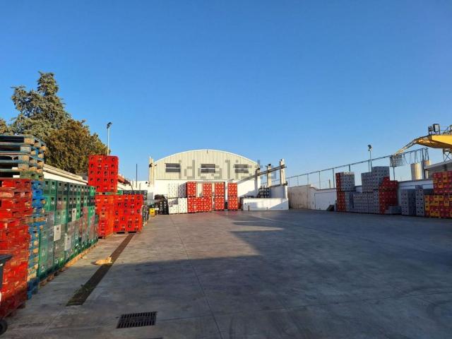 Capannone in vendita a San Girolamo, Bari