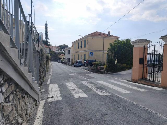 Capannone in vendita a Poggio di Sanremo, Sanremo