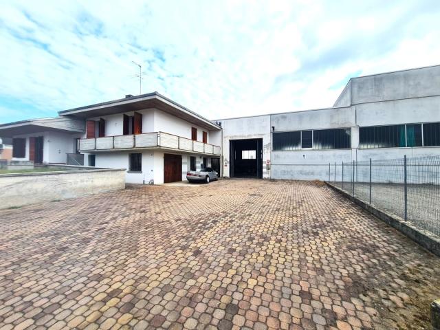 Capannone in vendita a Bassa Reggiana, Re