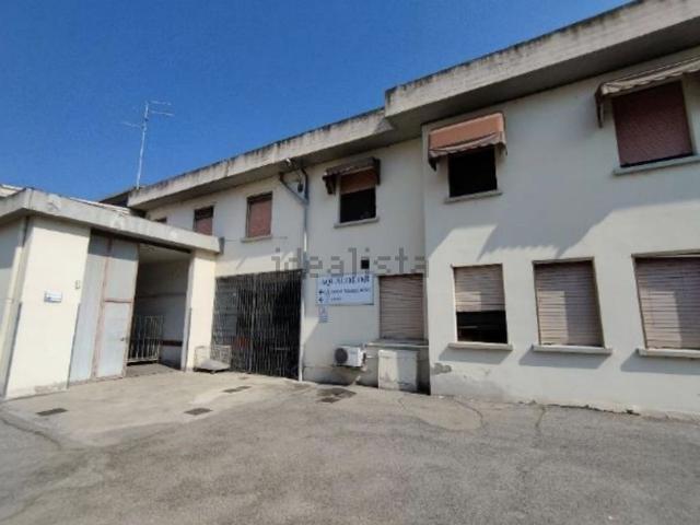 Capannone in vendita a Mancasale, Re