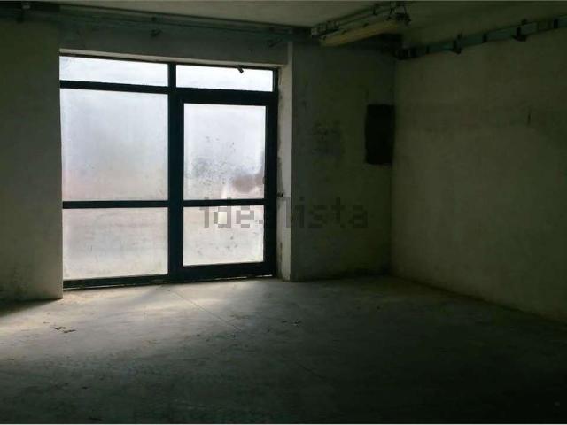 Capannone in vendita a Camigliano, Capannori