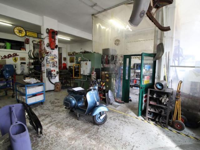 Capannone in vendita a Cadighiara, Genova