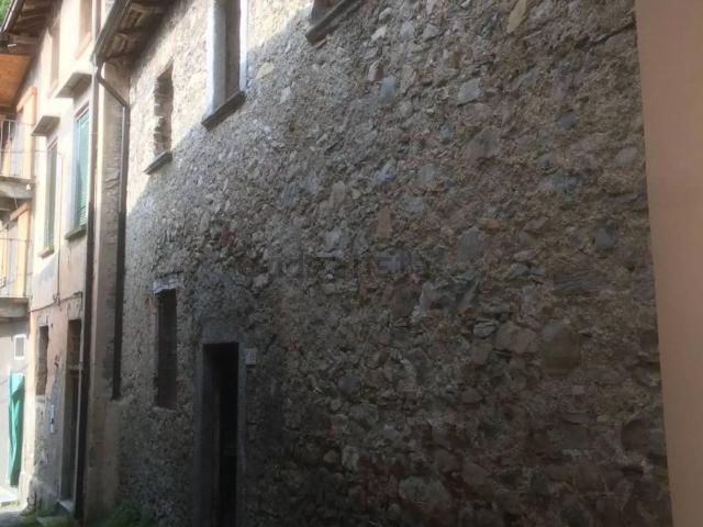 Capannone in vendita a Bene Lario, Lombardia