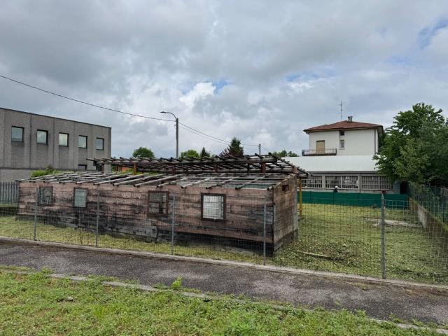 Capannone in vendita a Azzate, Lombardia