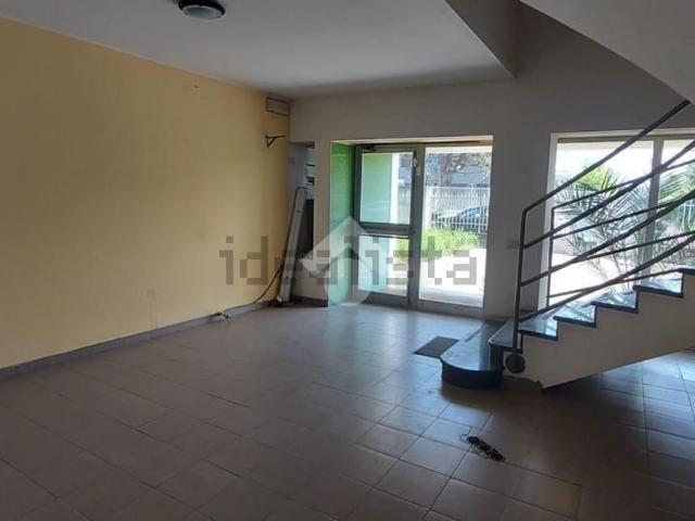 Capannone in vendita a Buscate, Lombardia