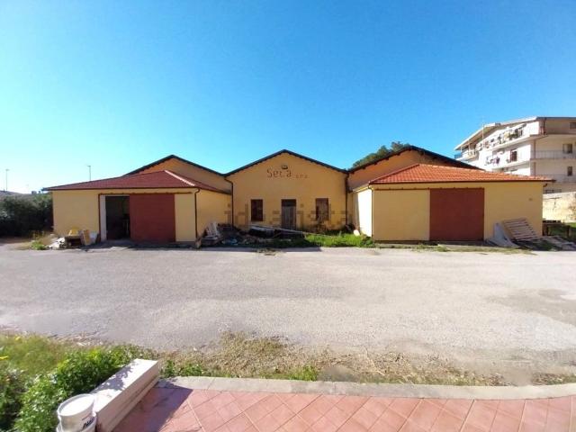 Capannone in vendita a Borgo San Marco, Calabria