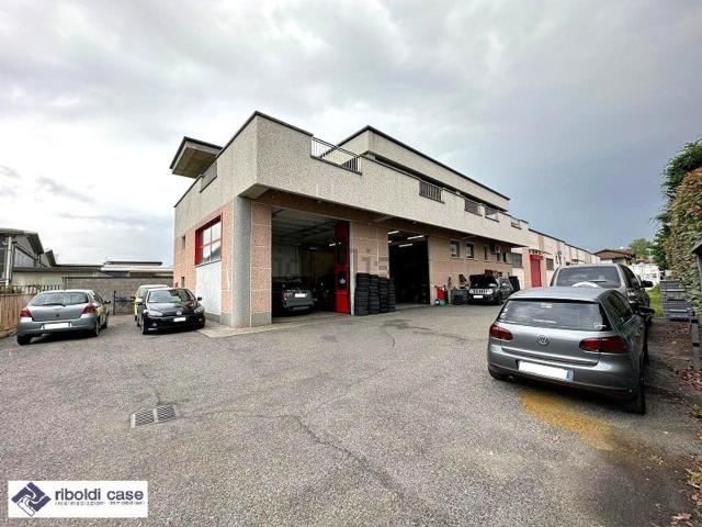 Capannone in vendita a Birone, Giussano